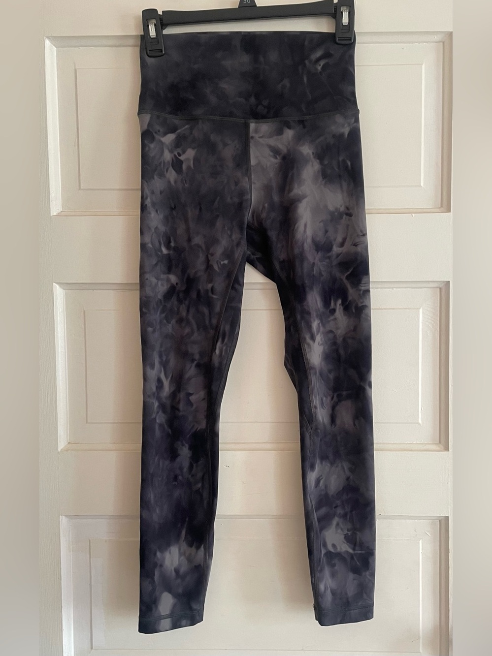 HeyNuts Essential Leggings 25” High Waisted Yoga Pants Size Small